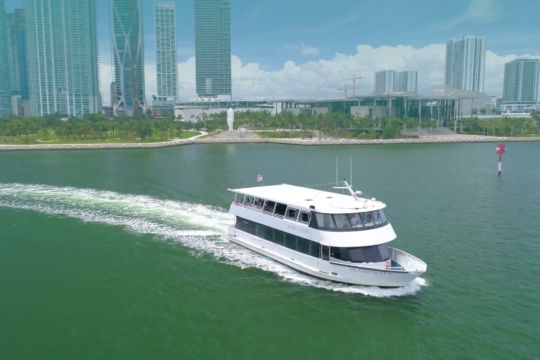Deluxe Miami Boat Tour