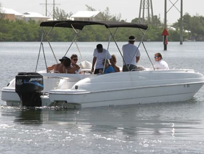 Key West 26′ Deck Boat Rental Image 1