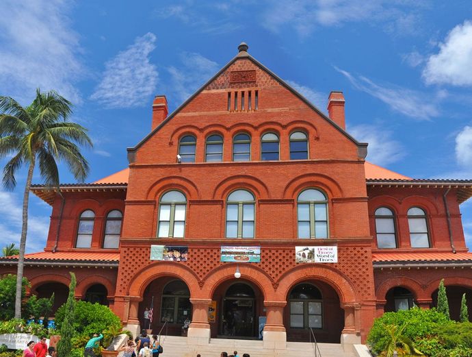 Key West 4 Seater EZGO Golf Cart Rental Image 4