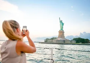 Statue of Liberty and Manhattan Skyline Sightseeing Cruise