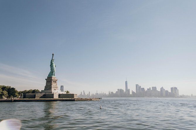 Statue of Liberty and Ellis Island Guided Tour with Ferry