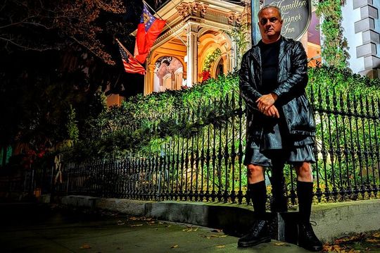 Savannah Ghost Tour with the Guy in the Kilt + Bar Stops