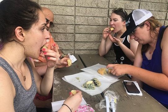 Hawaiian Food Tour by Bike in Oahu