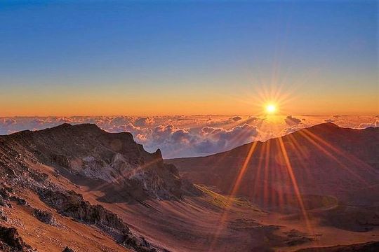 Haleakala Classic Vehicle Sunrise Tour with Breakfast