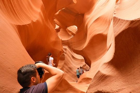 Antelope Canyon and Horseshoe Bend Small Group Tour from Vegas