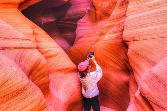 Small-Group Lower Antelope Canyon & Horseshoe Bend Tour w/ Lunch