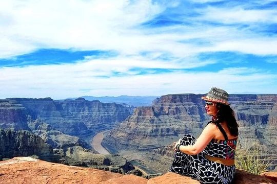 Grand Canyon + Hoover Dam View + WiFi (Skywalk/lunch options)