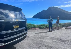Skip the Crowds: Secret Oahu Half Circle Tour with a Local