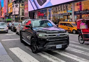 NYC Private Tour with Local Guide by SUV or Van