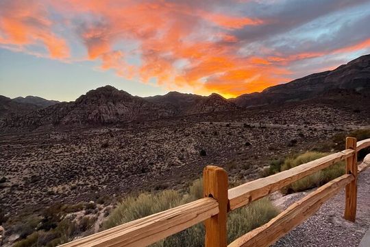 Small Group Red Rock Sunset Tour (Optional 7 Magic Mountains)