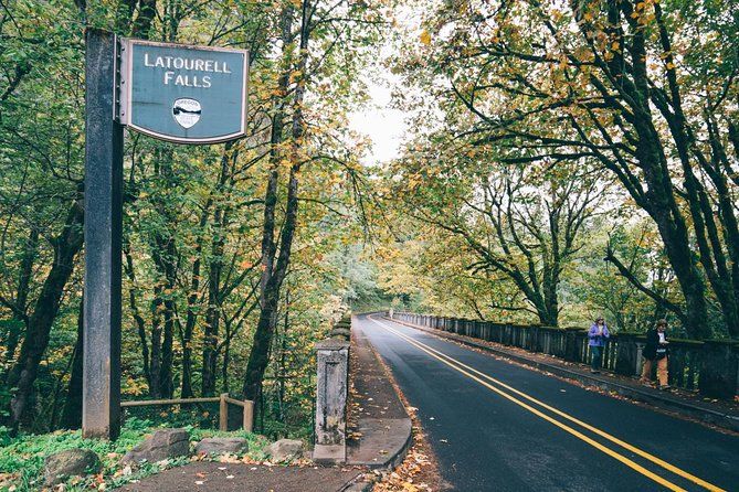 Multnomah Falls and Columbia River Gorge Waterfalls Tour Morning