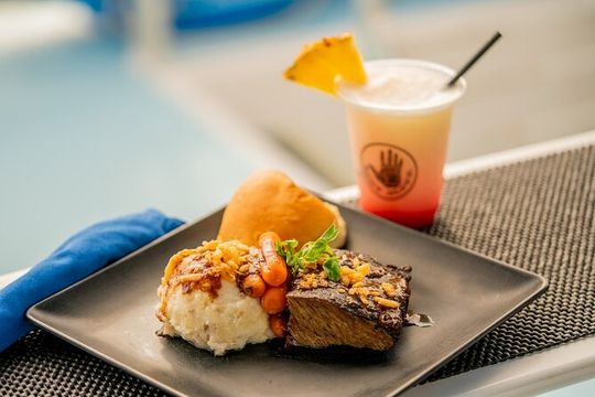 Big Island Historical Dinner Cruise to Kealakekua Bay