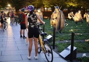 Washington DC Sites at Night Guided Bicycle Tour