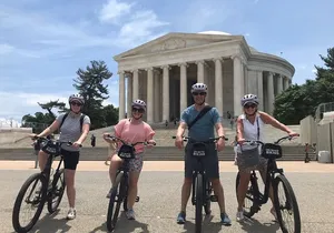 Private Washington DC Monuments Day or Night Bike Tour