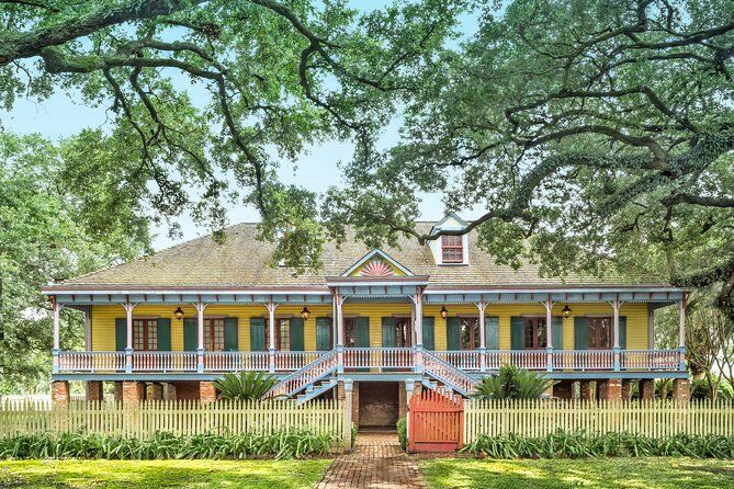 Laura Plantation Guided Tour: Big House & Original Slave Cabins