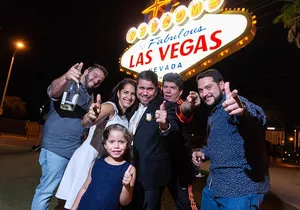 1 Hour Private Limo Photo Tour