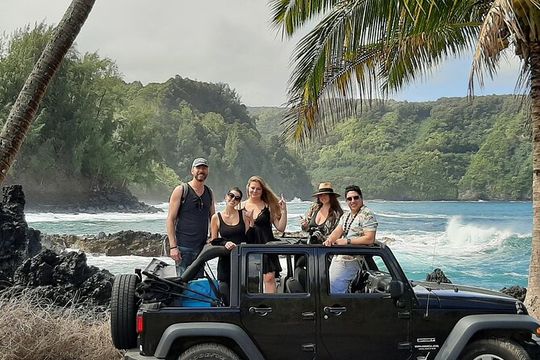 Road To Hana: Maui Waterfall Hiking Tour in Private Jeep