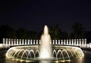 Small Group National Mall Night Tour with 10 Top Attractions