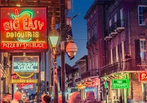 New Orleans Private Custom City Tour with St. Louis Cemetery No 3