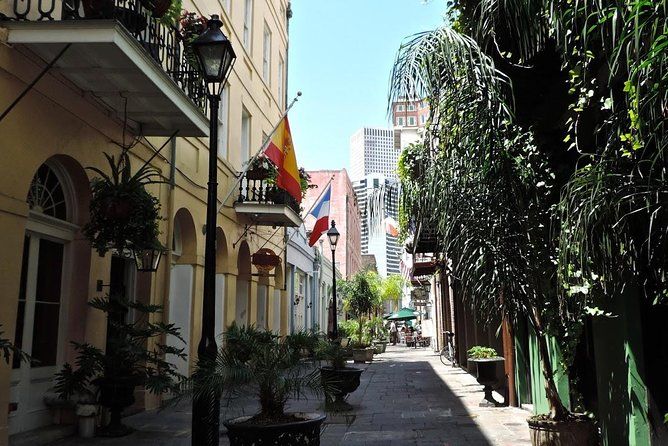 New Orleans City Tour: French Quarter, Garden District & Cemetery
