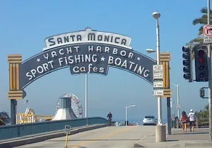 3.5 Hour Coastal Tour of Santa Monica, Venice Beach and Malibu