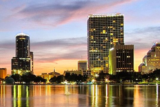Self-Guided Walking Audio Tour around Lake Eola in Orlando