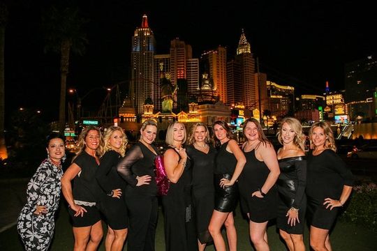 Las Vegas Photo Tour by Luxurious Vehicle