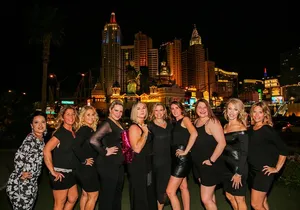 Las Vegas Photo Tour by Luxurious Vehicle
