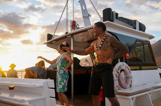 Maui Sunset Dinner Cruise - A Hawaiian Hula Experience