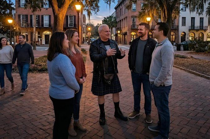 Savannah Ghost Tour with the Guy in the Kilt + Bar Stops