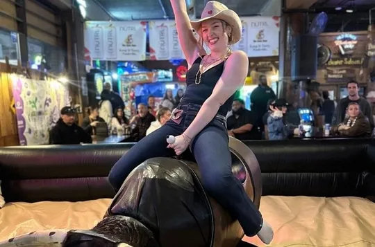 Guided Pub Crawl Walking Tour of Downtown Nashville