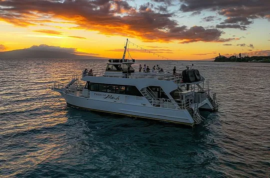 Maui Sunset Dinner Cruise - A Hawaiian Hula Experience