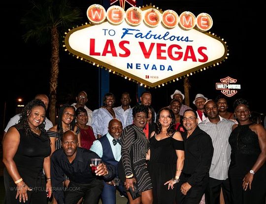 Vegas Nightclub Crawl by Party Bus with Fast Pass Entry