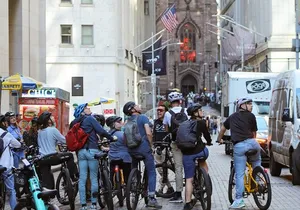 Highlights of New York City Guided Bike Tour (English or Dutch)