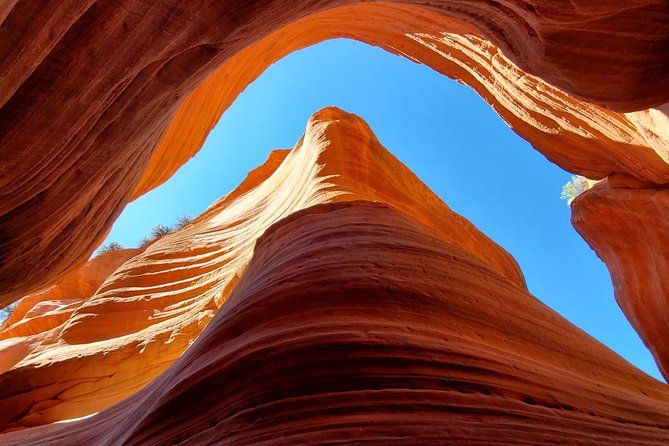 Private Peek-A-Boo slot canyon guided tours