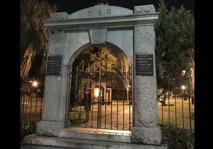 Creepy Crawl Night-Time Haunted Pub Walking Tour of Savannah's Historic District