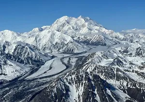 Denali Peak Sightseeing by Plane