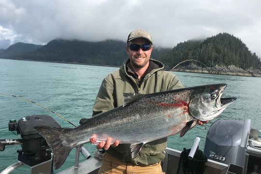 Ketchikan salmon and halibut fishing charter