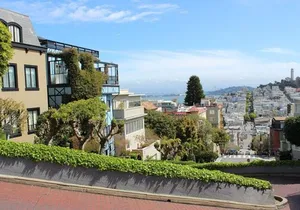 San Francisco Urban Hike: Coit Tower, Lombard Street and North Beach