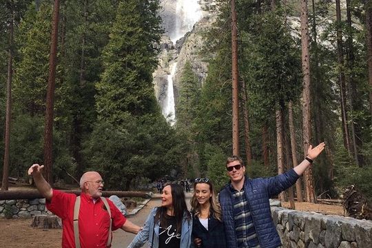 Semi Private Yosemite Tour with Ahwahnee Lunch and Hotel Pickup