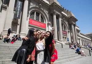 New York City Gossip Girl TV Show Sites Bus Tour