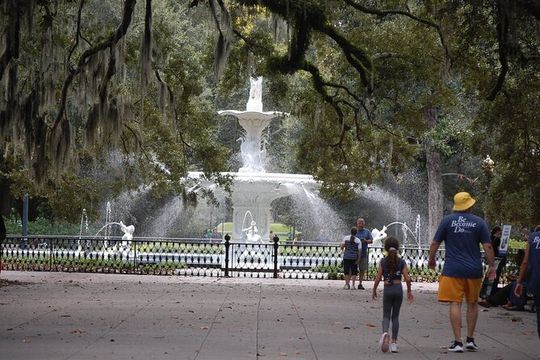 Heart of Savannah History Walking Tour - 2hr