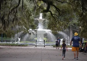 Heart of Savannah History Walking Tour - 2hr