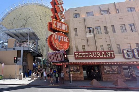 Self-Guided Scavenger Hunt: The True Gems of Vegas