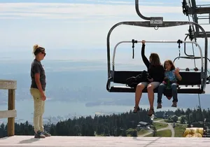 Small Group Tour: Capilano Suspension Bridge and Grouse Mountain from Vancouver