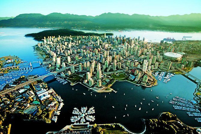 Private Vancouver City Tour & Capilano Bridge — Pickup Included