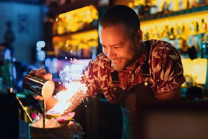 Melbourne's Local Laneway Bars and Stories - Includes a Drink