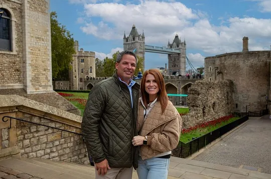 London Sightseeing Tour: Guard Change with Tower of London Option