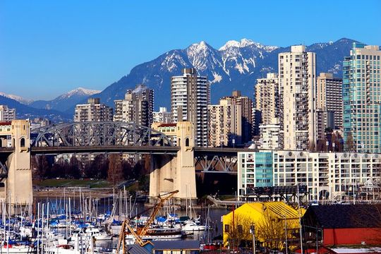 Vancouver Tour: Stanley Park, Granville Island & Capilano Bridge