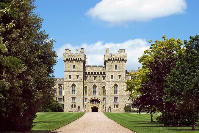 Windsor Castle, Stonehenge, and Oxford Day Trip from London
